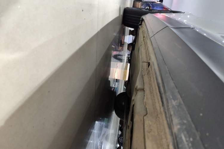 Used Volkswagen Tiguan L 2021 330TSI Automatic Two-Wheel Drive Smart Edition Left Side Sill