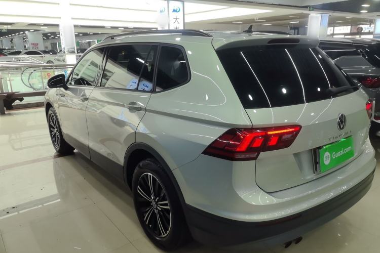 Used Volkswagen Tiguan L 2021 280TSI Automatic Two-Wheel Drive Comfort Edition – Low-Trim Version Rear Left 45 Deg