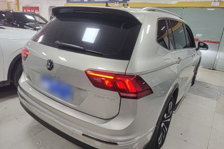Used Volkswagen Tiguan L 2021 330TSI Automatic Two-Wheel Drive R-Line Enhanced Edition Rear Right 45 Deg
