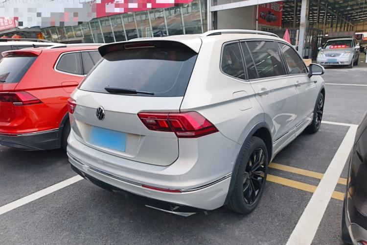 Used Volkswagen Tiguan L 2021 330TSI Automatic Two-Wheel Drive R-Line Enhanced Edition Rear Right 45 Deg