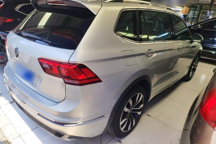Used Volkswagen Tiguan L 2021 330TSI Automatic Two-Wheel Drive R-Line Enhanced Edition Rear Right 45 Deg