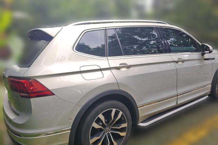 Used Volkswagen Tiguan L 2021 330TSI Automatic Two-Wheel Drive R-Line Enhanced Edition Rear Right 45 Deg