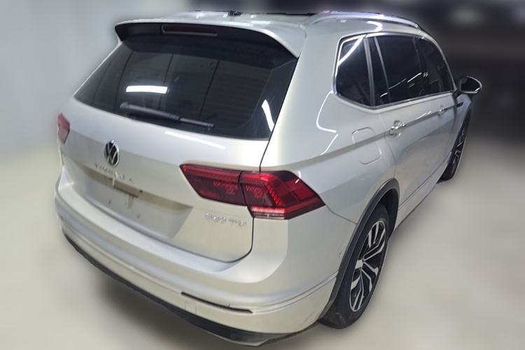 Used Volkswagen Tiguan L 2021 330TSI Automatic Two-Wheel Drive R-Line Enhanced Edition Rear Right 45 Deg