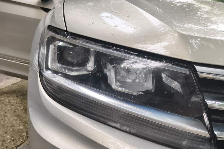 Used Volkswagen Tiguan L 2021 330TSI Automatic Two-Wheel Drive R-Line Flagship Edition Right Front Headlight