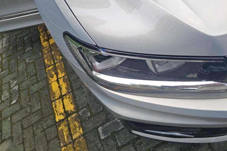 Used Volkswagen Tiguan L 2021 330TSI Automatic Two-Wheel Drive R-Line Enhanced Edition Right Front Headlight