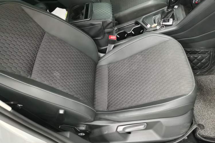 Used Volkswagen Tiguan L 2021 330TSI Automatic Two-Wheel Drive Comfort Edition Right Front Seat