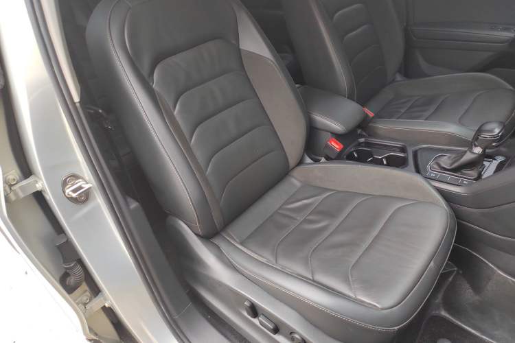 Used Volkswagen Tiguan L 2021 330TSI Automatic Two-Wheel Drive Smart Edition Right Front Seat