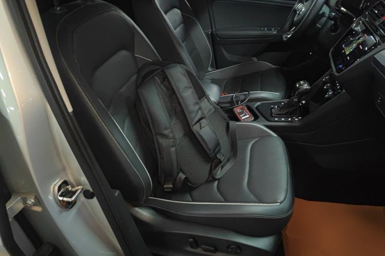 Used Volkswagen Tiguan L 2021 330TSI Automatic Two-Wheel Drive R-Line Flagship Edition Right Front Seat