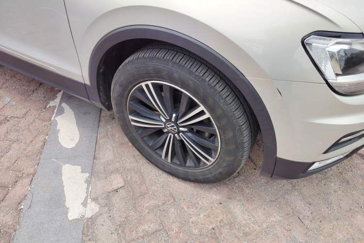 Used Volkswagen Tiguan L 2021 330TSI Automatic Two-Wheel Drive Smart Edition Right Front Wheel Hub