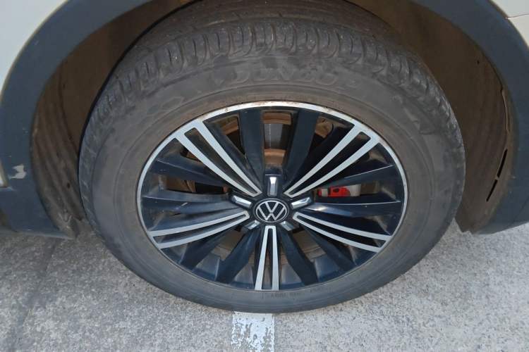 Used Volkswagen Tiguan L 2021 330TSI Automatic Two-Wheel Drive Smart Edition Right Front Wheel Hub