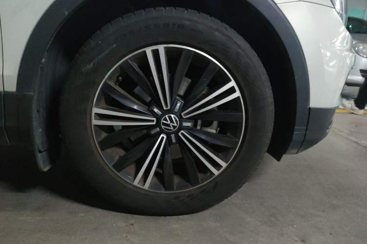 Used Volkswagen Tiguan L 2021 330TSI Automatic Two-Wheel Drive Smart Edition Right Front Wheel Hub