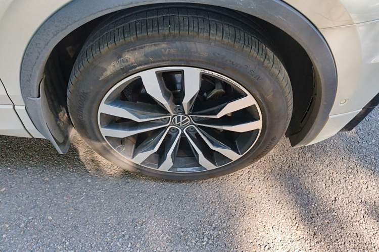 Used Volkswagen Tiguan L 2021 330TSI Automatic Two-Wheel Drive R-Line Enhanced Edition Right Front Wheel Hub