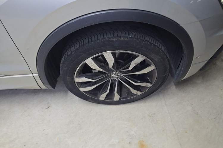 Used Volkswagen Tiguan L 2021 330TSI Automatic Two-Wheel Drive R-Line Enhanced Edition Right Front Wheel Hub