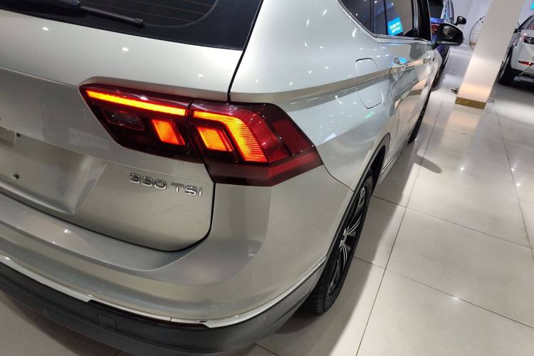 Used Volkswagen Tiguan L 2021 330TSI Automatic Two-Wheel Drive Smart Edition Right Rear Taillight
