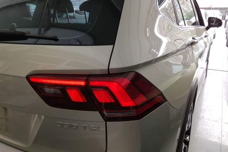 Used Volkswagen Tiguan L 2021 330TSI Automatic Two-Wheel Drive R-Line Enhanced Edition Right Rear Taillight
