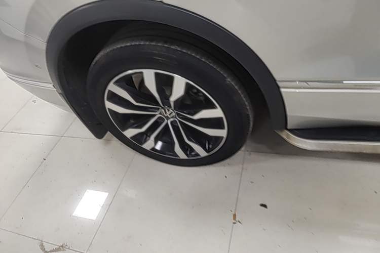 Used Volkswagen Tiguan L 2021 330TSI Automatic Two-Wheel Drive R-Line Enhanced Edition Right Rear Wheel Hub