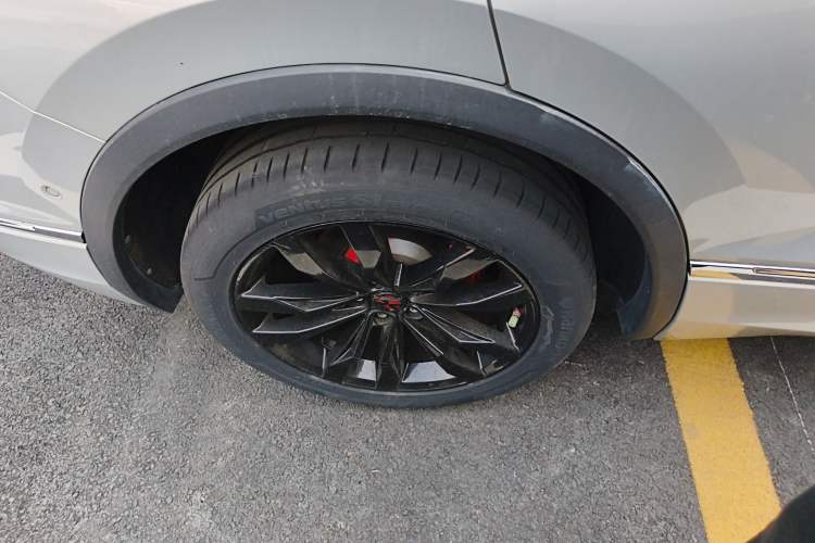 Used Volkswagen Tiguan L 2021 330TSI Automatic Two-Wheel Drive R-Line Enhanced Edition Right Rear Wheel Hub