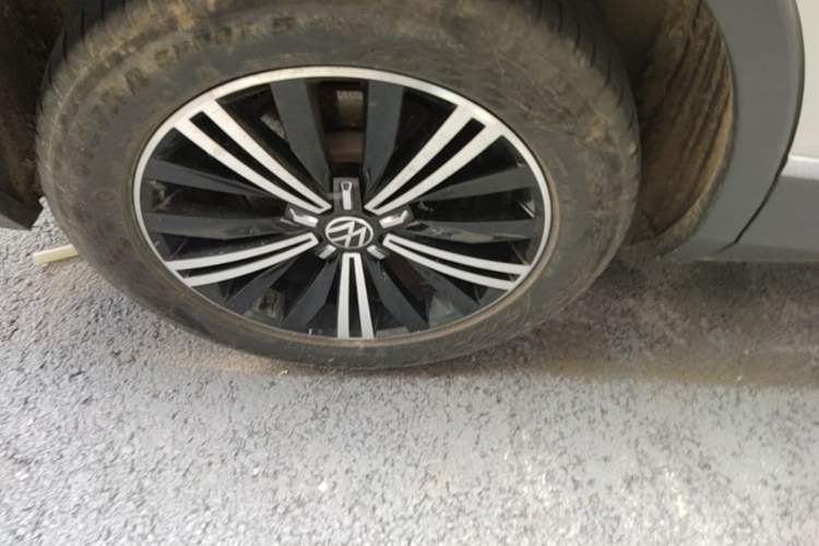 Used Volkswagen Tiguan L 2021 330TSI Automatic Two-Wheel Drive Smart Edition Right Rear Wheel Hub