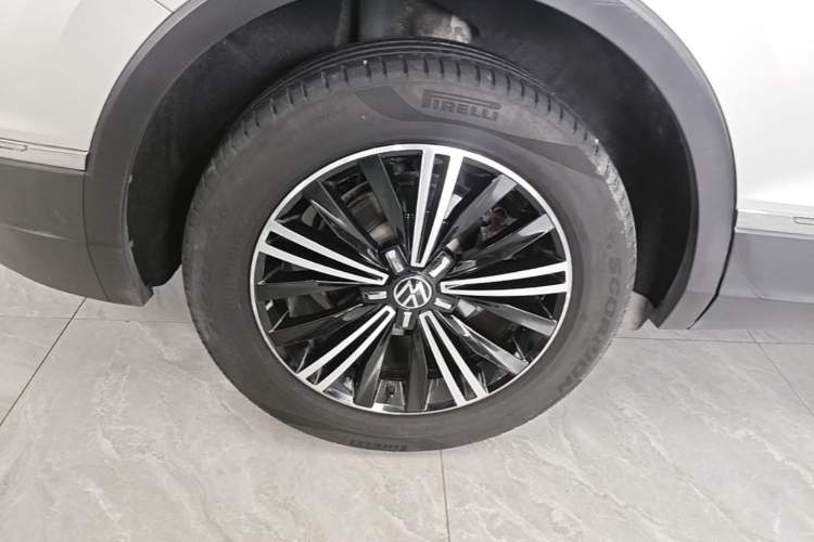 Used Volkswagen Tiguan L 2021 330TSI Automatic Two-Wheel Drive Smart Edition Right Rear Wheel Hub
