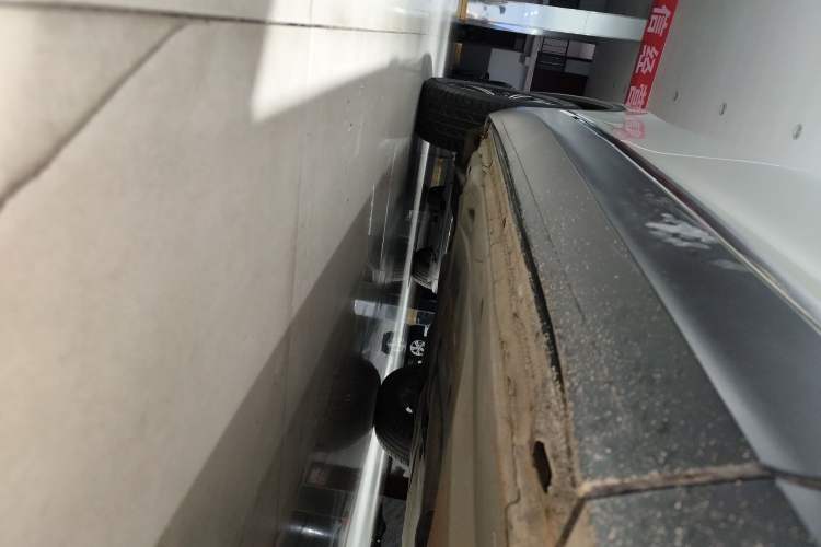 Used Volkswagen Tiguan L 2021 330TSI Automatic Two-Wheel Drive Smart Edition Right Side Sill