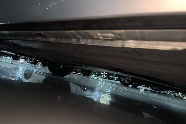 Used Volkswagen Tiguan L 2021 330TSI Automatic Two-Wheel Drive R-Line Enhanced Edition Right Side Sill