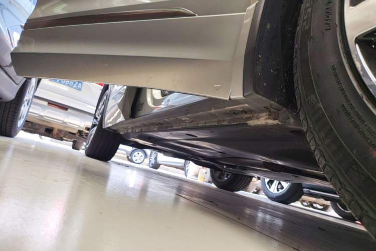 Used Volkswagen Tiguan L 2021 330TSI Automatic Two-Wheel Drive R-Line Enhanced Edition Right Side Sill