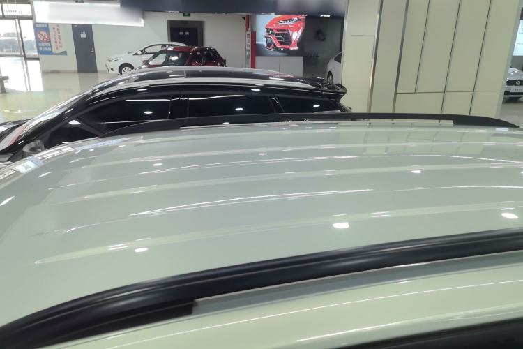 Used Volkswagen Tiguan L 2021 280TSI Automatic Two-Wheel Drive Comfort Edition – Low-Trim Version Roof