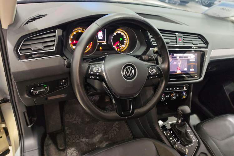 Used Volkswagen Tiguan L 2021 330TSI Automatic Two-Wheel Drive Smart Edition Steering Wheel
