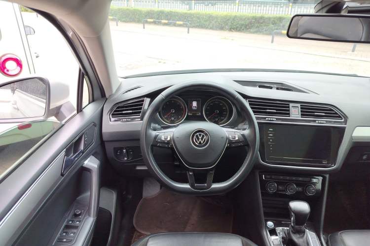 Used Volkswagen Tiguan L 2021 330TSI Automatic Two-Wheel Drive Smart Edition Steering Wheel
