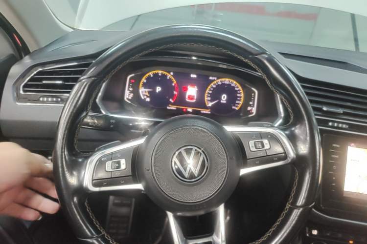 Used Volkswagen Tiguan L 2021 330TSI Automatic Two-Wheel Drive R-Line Enhanced Edition Steering Wheel