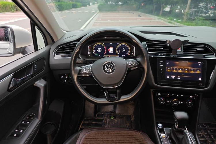 Used Volkswagen Tiguan L 2021 330TSI Automatic Two-Wheel Drive Smart Edition Steering Wheel