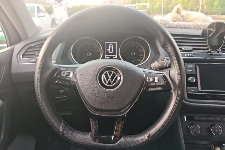 Used Volkswagen Tiguan L 2021 280TSI Automatic Two-Wheel Drive Smart Edition Steering Wheel