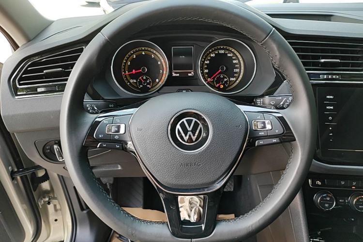 Used Volkswagen Tiguan L 2021 330TSI Automatic Two-Wheel Drive Smart Edition Steering Wheel