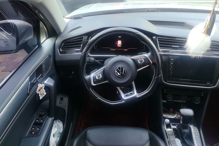 Used Volkswagen Tiguan L 2021 330TSI Automatic Two-Wheel Drive R-Line Enhanced Edition Steering Wheel