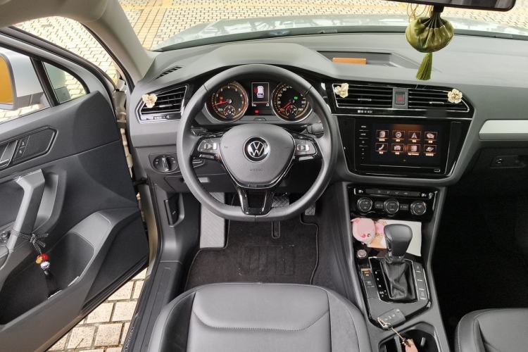 Used Volkswagen Tiguan L 2021 330TSI Automatic Two-Wheel Drive Smart Edition Steering Wheel