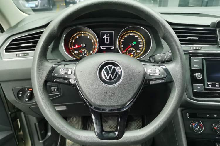 Used Volkswagen Tiguan L 2021 330TSI Automatic Two-Wheel Drive Comfort Edition Steering Wheel