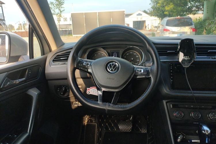 Used Volkswagen Tiguan L 2021 280TSI Automatic Two-Wheel Drive Smart Edition Steering Wheel