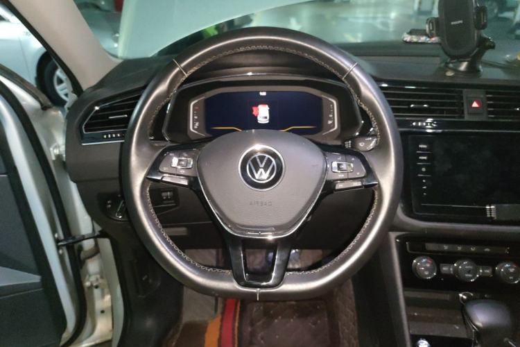 Used Volkswagen Tiguan L 2021 330TSI Automatic Two-Wheel Drive Smart Edition Steering Wheel