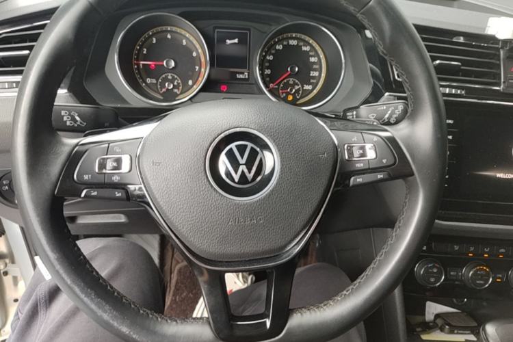 Used Volkswagen Tiguan L 2021 330TSI Automatic Two-Wheel Drive Smart Edition Steering Wheel