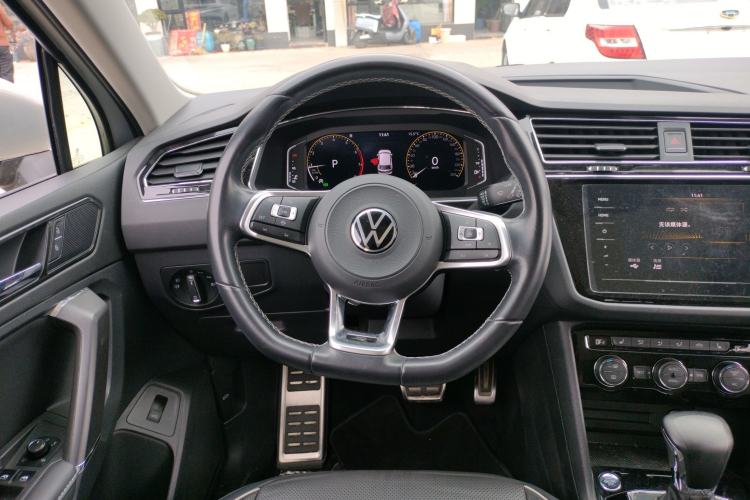 Used Volkswagen Tiguan L 2021 330TSI Automatic Two-Wheel Drive R-Line Flagship Edition Steering Wheel