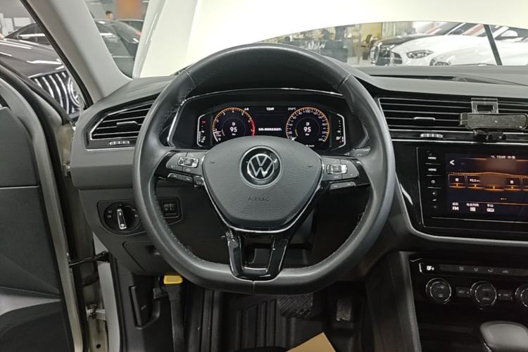 Used Volkswagen Tiguan L 2021 330TSI Automatic Two-Wheel Drive Smart Edition Steering Wheel