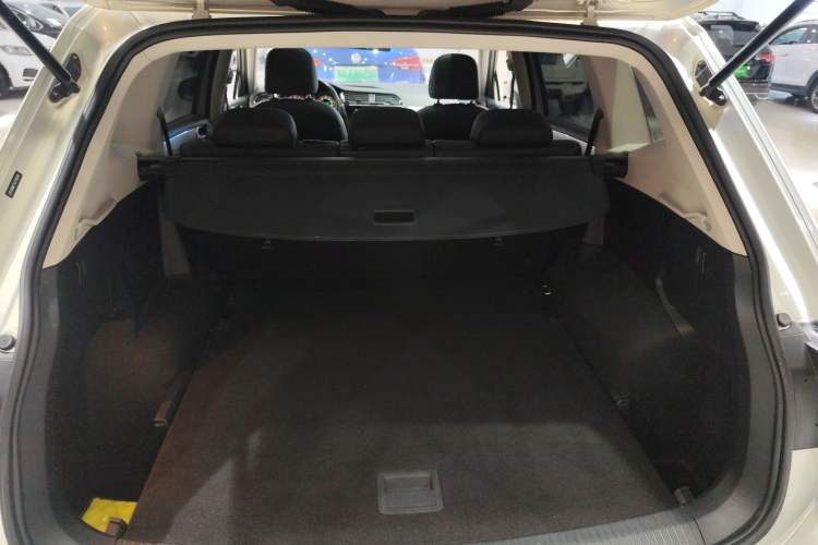 Used Volkswagen Tiguan L 2021 330TSI Automatic Two-Wheel Drive Smart Edition Trunk