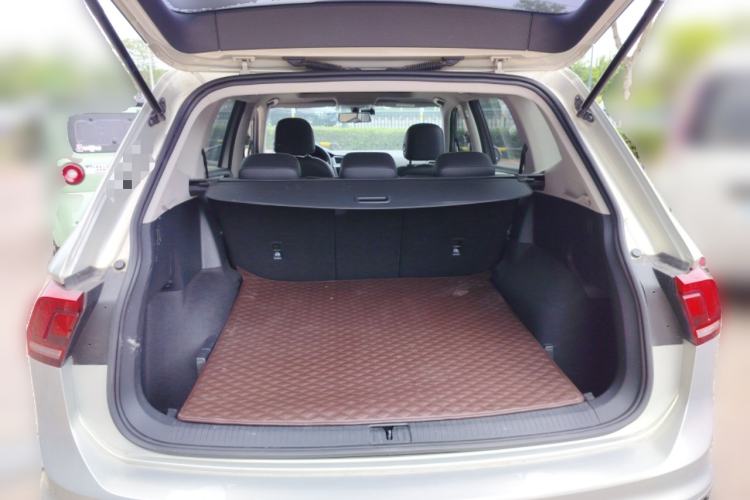 Used Volkswagen Tiguan L 2021 330TSI Automatic Two-Wheel Drive Smart Edition Trunk