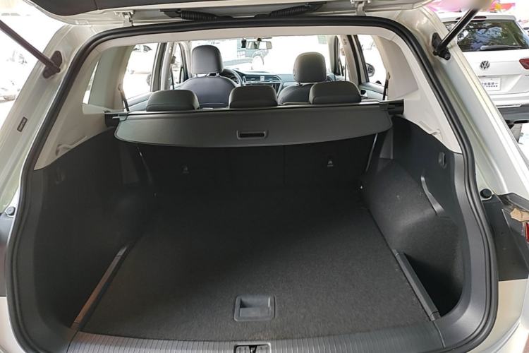 Used Volkswagen Tiguan L 2021 330TSI Automatic Two-Wheel Drive Smart Edition Trunk