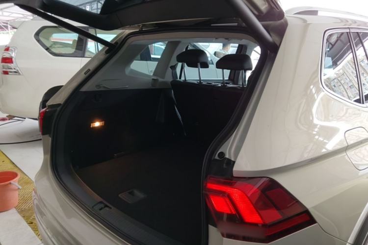 Used Volkswagen Tiguan L 2021 330TSI Automatic Two-Wheel Drive R-Line Enhanced Edition Trunk