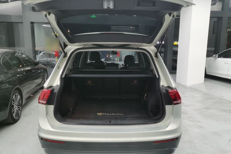 Used Volkswagen Tiguan L 2021 330TSI Automatic Two-Wheel Drive Comfort Edition Trunk