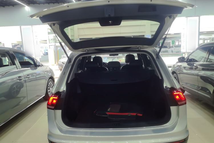 Used Volkswagen Tiguan L 2021 280TSI Automatic Two-Wheel Drive Comfort Edition – Low-Trim Version Trunk