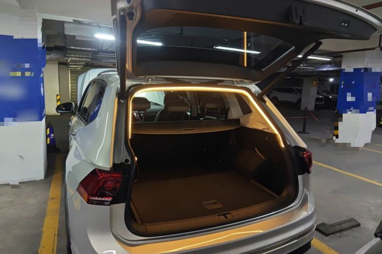 Used Volkswagen Tiguan L 2021 330TSI Automatic Two-Wheel Drive R-Line Flagship Edition Trunk
