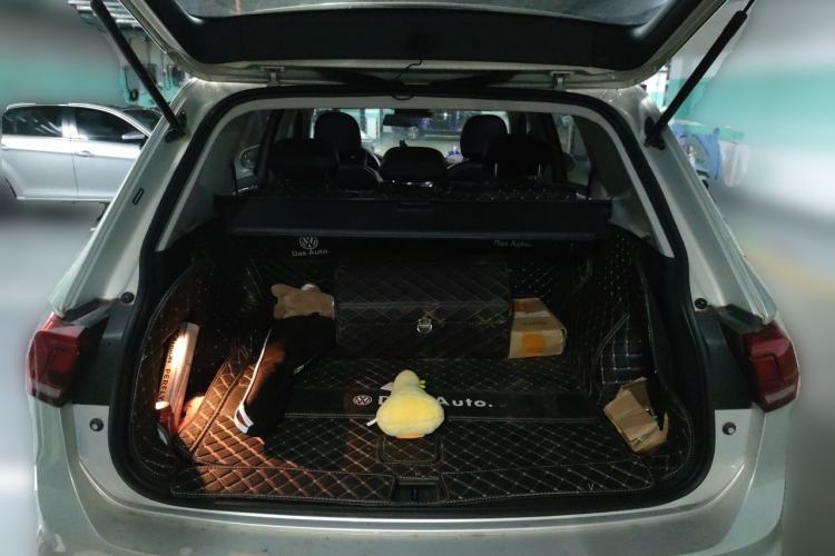 Used Volkswagen Tiguan L 2021 330TSI Automatic Two-Wheel Drive Smart Edition Trunk