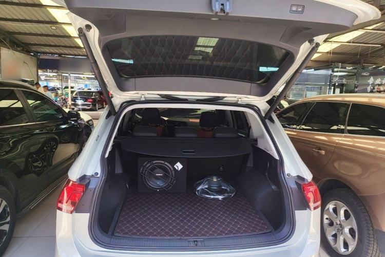 Used Volkswagen Tiguan L 2021 330TSI Automatic Two-Wheel Drive R-Line Enhanced Edition Trunk